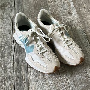 New Balance 327 Sz 9 sneakers Ivory with pale blue LN Perfect